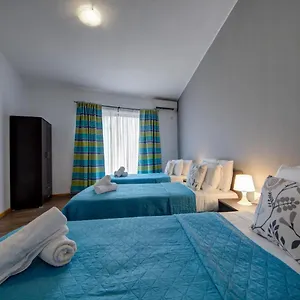Fleur Court - 4 Bedroom Side Seaviews And Penthouse By Shortletsmalta , Sliema Malta